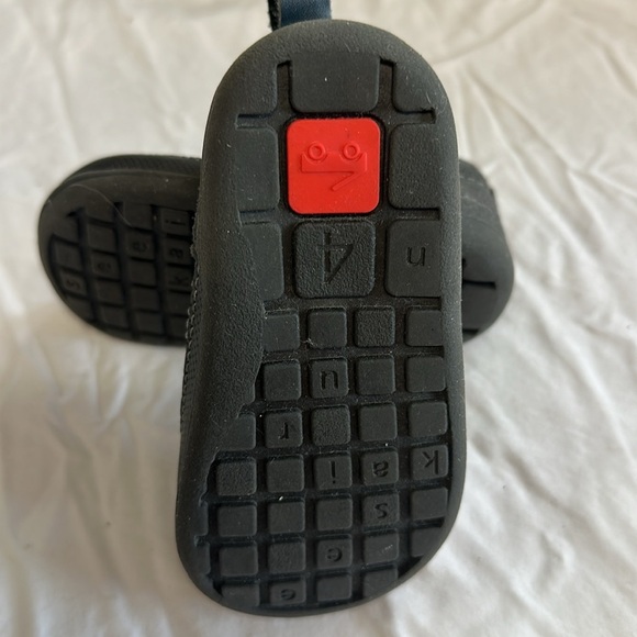 See Kai Run - LIKE NEW - Gray and Black Leather slip on sneakers Patchwork - Picture 5 of 6